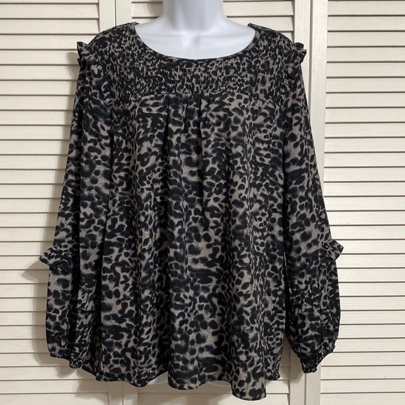 Kate & Mallory Tops - Kate & Mallory long sleeve shirt!!